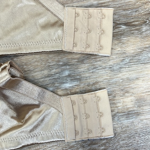 Playtex 18 Hour Bra Ultimate Lift & Support 38 D Nude Wireless Full Coverage 2pk - Picture 11 of 15